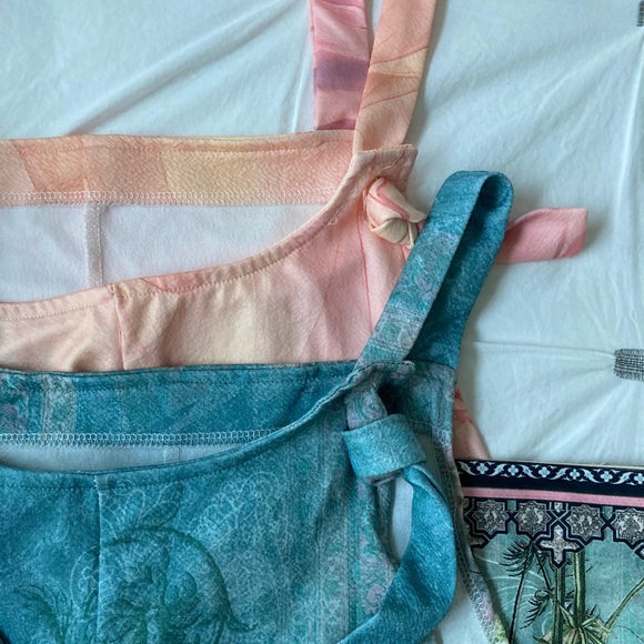 Emery Rose Floral loose fit rompers - Picture 2 of 10